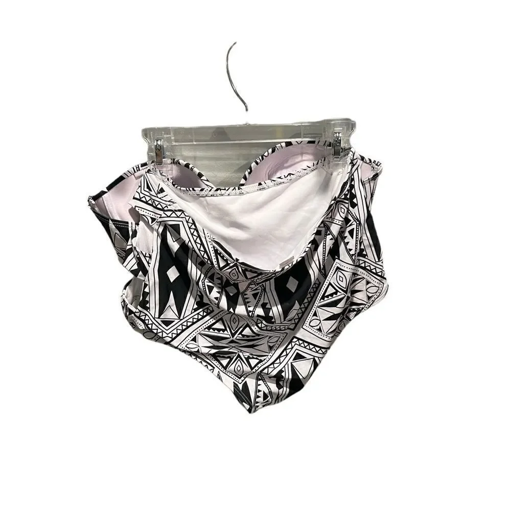 Black and white geometric print‎ two piece swimsuit women’s medium